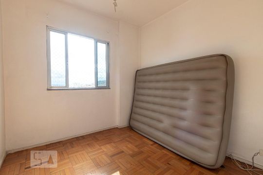 Quarto 1 de apartamento para alugar com 2 quartos, 54m² em Madureira, Rio de Janeiro