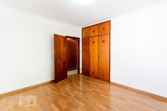 Quarto 2 de casa para alugar com 5 quartos, 200m² em Jardim das Bandeiras, São Paulo