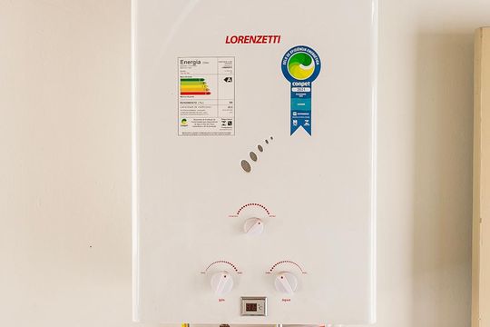 Aquecedor - Área de Serviço de casa para alugar com 5 quartos, 200m² em Jardim das Bandeiras, São Paulo