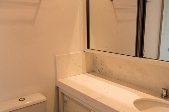 Banheiro suite 1 de apartamento à venda com 4 quartos, 340m² em Vila Suzana, São Paulo