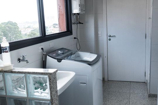 Área de serviço de apartamento à venda com 4 quartos, 340m² em Vila Suzana, São Paulo