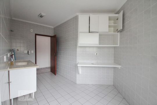 Cozinha de apartamento à venda com 2 quartos, 65m² em Vila Roque, São Paulo