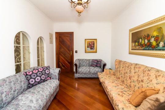 Casa à venda com 5 quartos, 310m² em Vila Nilo, São Paulo