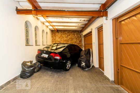 Garagem de casa à venda com 5 quartos, 310m² em Vila Nilo, São Paulo