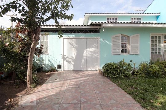 Fachada de casa à venda com 3 quartos, 125m² em Jardim Itu Sabará, Porto Alegre