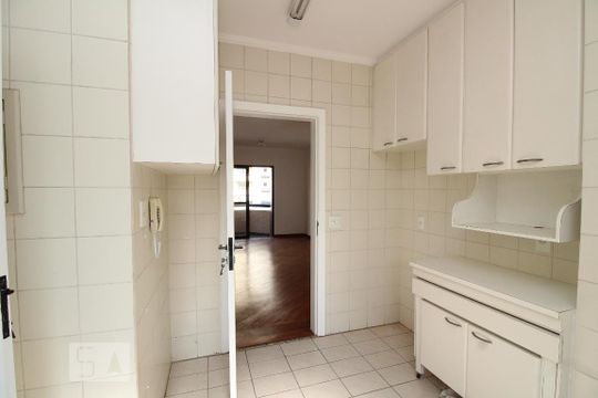 Cozinha de apartamento para alugar com 3 quartos, 76m² em Vila Mascote, São Paulo