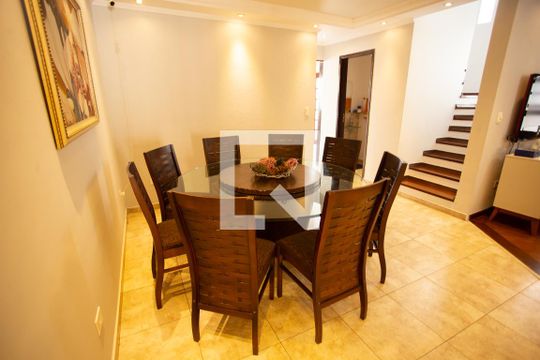 Sala de Jantar de casa à venda com 4 quartos, 300m² em Conjunto Residencial Santa Terezinha, São Paulo