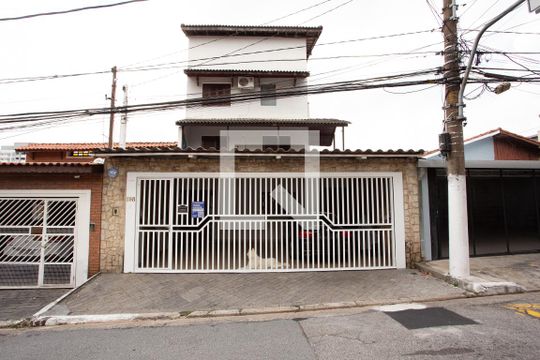 Fachada de casa à venda com 4 quartos, 300m² em Conjunto Residencial Santa Terezinha, São Paulo