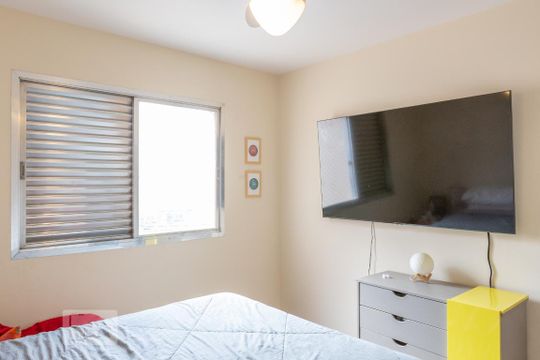 Suíte de apartamento à venda com 2 quartos, 97m² em Vila Romana, São Paulo