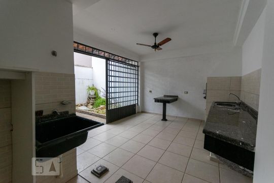 Área comum - Churrasqueira de casa de condomínio à venda com 3 quartos, 138m² em Boqueirão, Curitiba