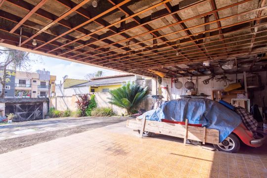 Garagem de casa à venda com 2 quartos, 120m² em Santa Maria, Santo André