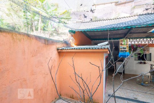 Vista Quarto 2 de casa à venda com 2 quartos, 120m² em Santa Maria, Santo André
