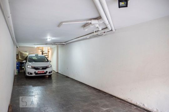 Garagem de casa à venda com 2 quartos, 102m² em Vila Moraes, São Paulo