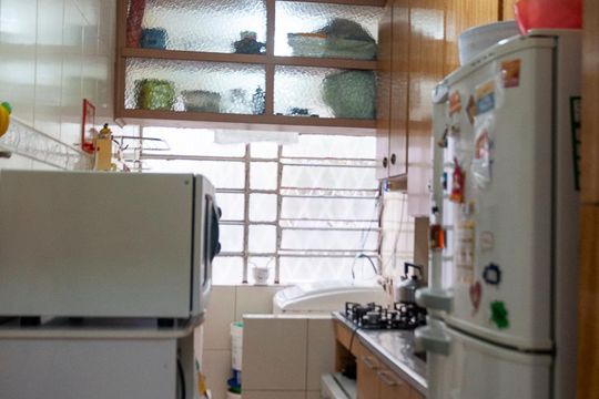 Cozinha de apartamento à venda com 3 quartos, 75m² em Cristal, Porto Alegre