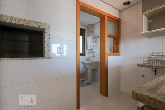 Cozinha de apartamento à venda com 2 quartos, 75m² em São João, Porto Alegre