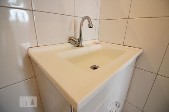 Detalhes do Banheiro  de apartamento para alugar com 1 quarto, 39m² em Baeta Neves, São Bernardo do Campo