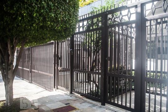 Fachada do bloco de apartamento à venda com 4 quartos, 263m² em Higienópolis, São Paulo