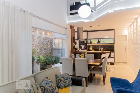 Sala de casa à venda com 3 quartos, 245m² em Parque João Ramalho, Santo André
