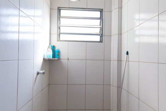 Banheiro de apartamento para alugar com 2 quartos, 75m² em Setor Pedro Ludovico, Goiânia