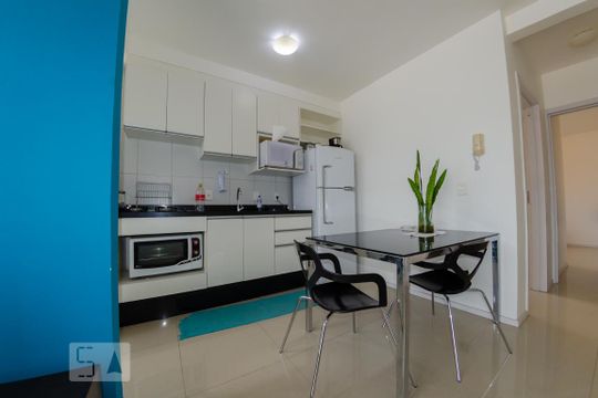 Cozinha de apartamento para alugar com 2 quartos, 100m² em Cachoeira do Bom Jesus, Florianópolis