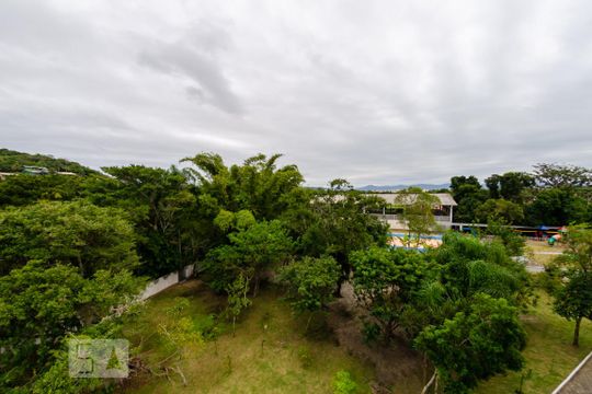 Vista de apartamento para alugar com 2 quartos, 100m² em Cachoeira do Bom Jesus, Florianópolis