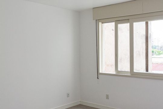 Quarto de kitnet/studio para alugar com 1 quarto, 33m² em Centro Histórico, Porto Alegre