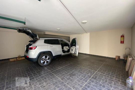 Garagem de casa à venda com 4 quartos, 411m² em Jardim Morumbi, São Paulo