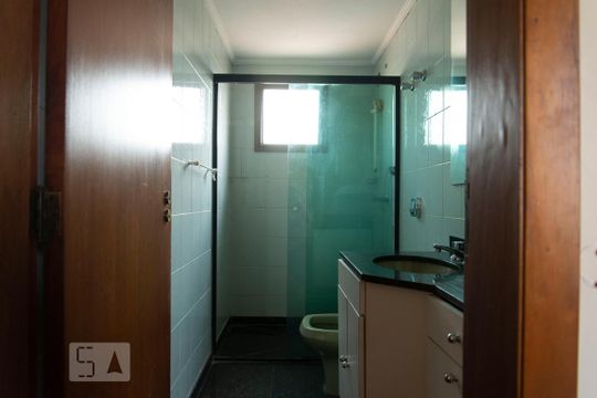 Banheiro da Suíte 1 de apartamento à venda com 2 quartos, 154m² em Jardim Teresa, São Paulo