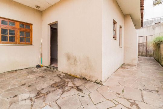 Quintal de casa à venda com 4 quartos, 460m² em Santa Tereza, Porto Alegre