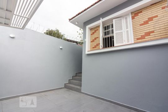 Garagem de casa para alugar com 2 quartos, 90m² em Jardim Sarah, São Paulo
