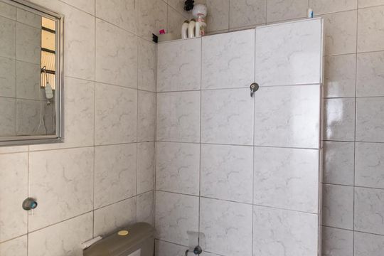 Banheiro de casa à venda com 2 quartos, 150m² em Penha, Rio de Janeiro