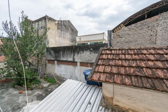 Vista do Sobrado - Sala de casa à venda com 2 quartos, 150m² em Penha, Rio de Janeiro