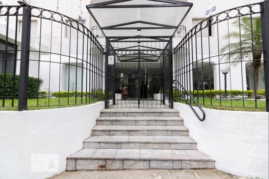 Entrada de apartamento à venda com 2 quartos, 66m² em Vila Uberabinha, São Paulo