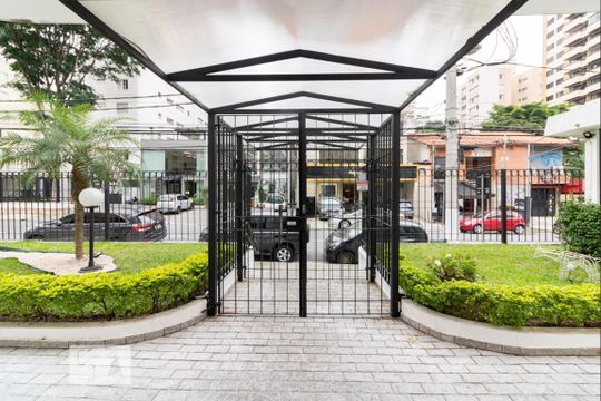 Entrada de apartamento à venda com 2 quartos, 66m² em Vila Uberabinha, São Paulo