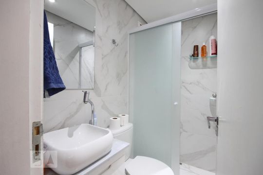 Banheiro de apartamento à venda com 3 quartos, 65m² em Vila Monumento, São Paulo