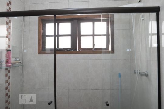 Banheiro entre Quarto 2 e 3 de casa à venda com 3 quartos, 150m² em Vila Santa Izabel, São Bernardo do Campo