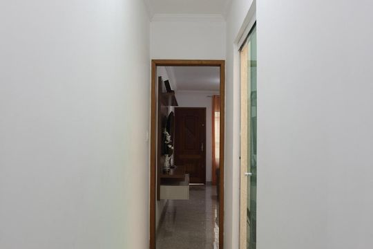 Corredor de acesso aos quartos de casa à venda com 3 quartos, 150m² em Vila Santa Izabel, São Bernardo do Campo