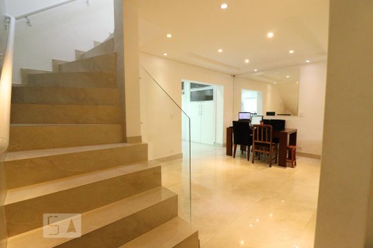 Sala de casa à venda com 3 quartos, 135m² em Vila Moraes, São Paulo