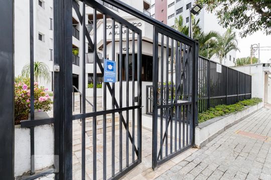 Fachada de apartamento à venda com 3 quartos, 72m² em Vila Brasílio Machado, São Paulo