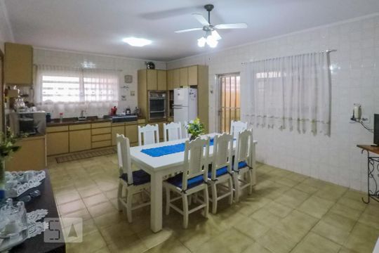 Cozinha de casa à venda com 3 quartos, 350m² em Vila Gumercindo, São Paulo