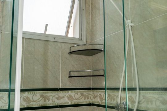 Banheiro de apartamento para alugar com 2 quartos, 45m² em Vila Guarani (z Sul), São Paulo