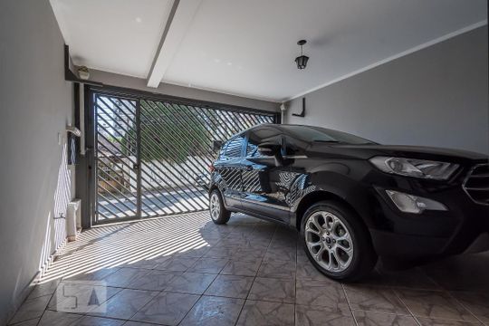 Garagem de casa à venda com 3 quartos, 150m² em Campo Belo, São Paulo