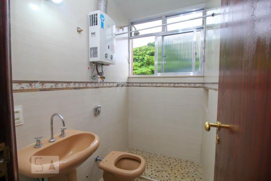 Banheiro Social de apartamento para alugar com 1 quarto, 40m² em Santa Teresa, Rio de Janeiro