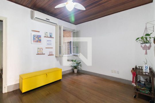 Sala de casa à venda com 4 quartos, 180m² em Centro Histórico, Porto Alegre