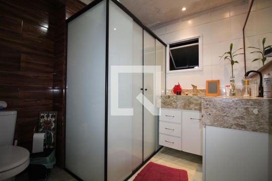 Banheiro de apartamento à venda com 2 quartos, 69m² em Jardim Modelo, São Paulo