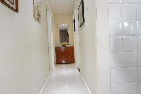 Corredor de apartamento à venda com 3 quartos, 90m² em Bonsucesso, Rio de Janeiro