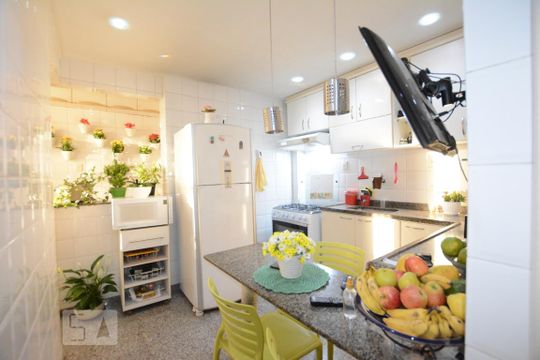 Cozinha de apartamento à venda com 3 quartos, 90m² em Bonsucesso, Rio de Janeiro