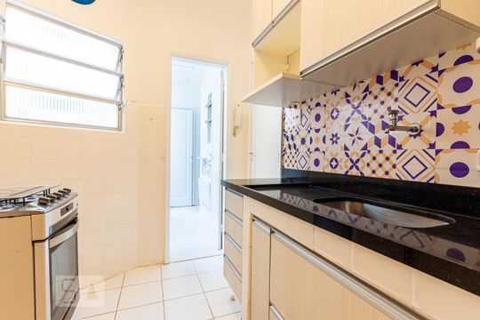 Cozinha de apartamento para alugar com 2 quartos, 82m² em Icaraí, Niterói