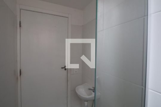 Banheiro de apartamento à venda com 2 quartos, 41m² em Estância Velha, Canoas