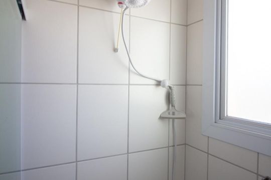 Banheiro de apartamento para alugar com 2 quartos, 45m² em Residencial Santa Giovana, Jundiaí